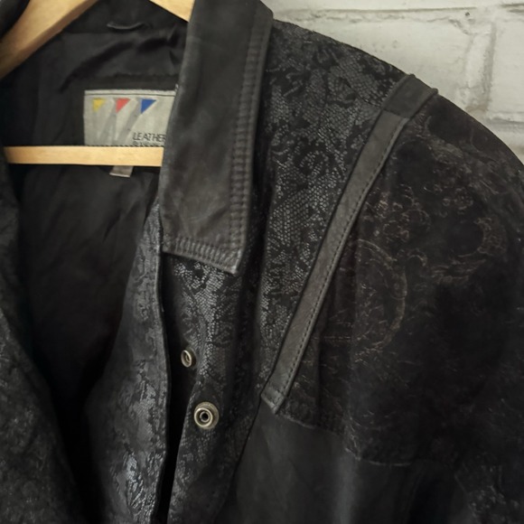 Wilson's Leather Women's Black Coat 45" Long Size L Paisley Pattern Rn 69426 - Picture 3 of 10